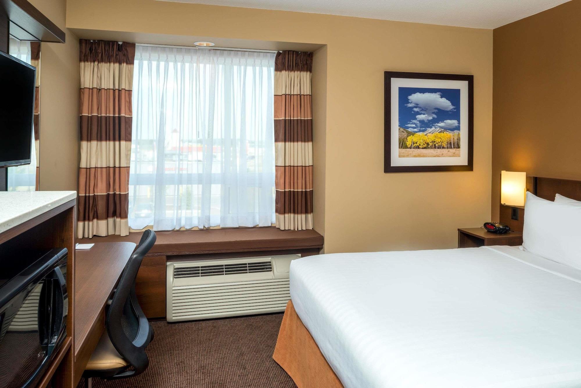 Microtel Inn & Suites By Wyndham Red Deer Penhold Exterior photo